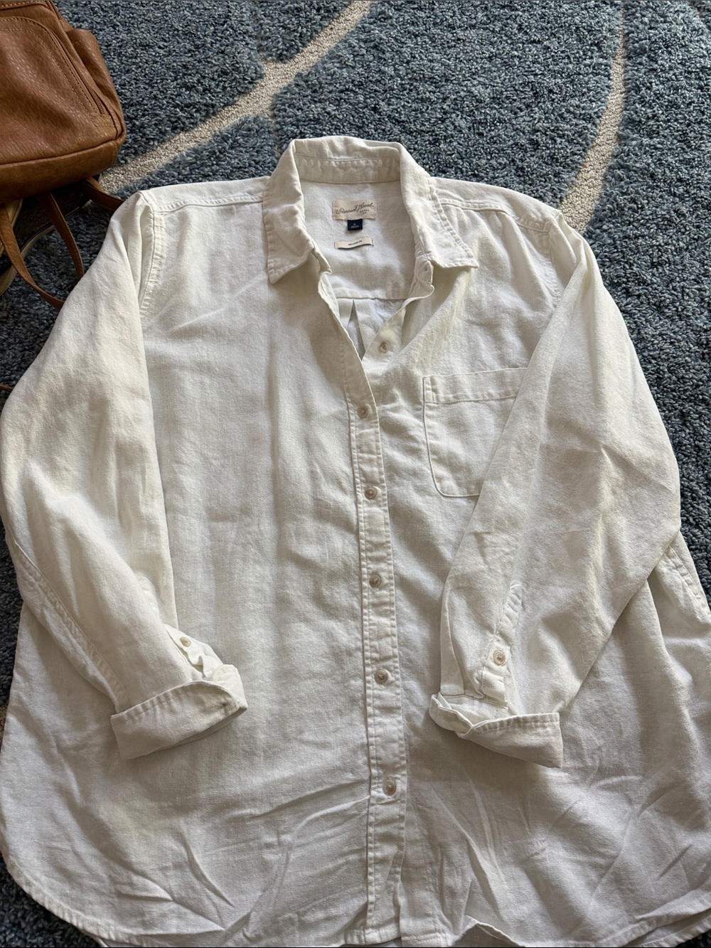 Like New…Universal Thread Relaxed Fit Ivory Button-Down